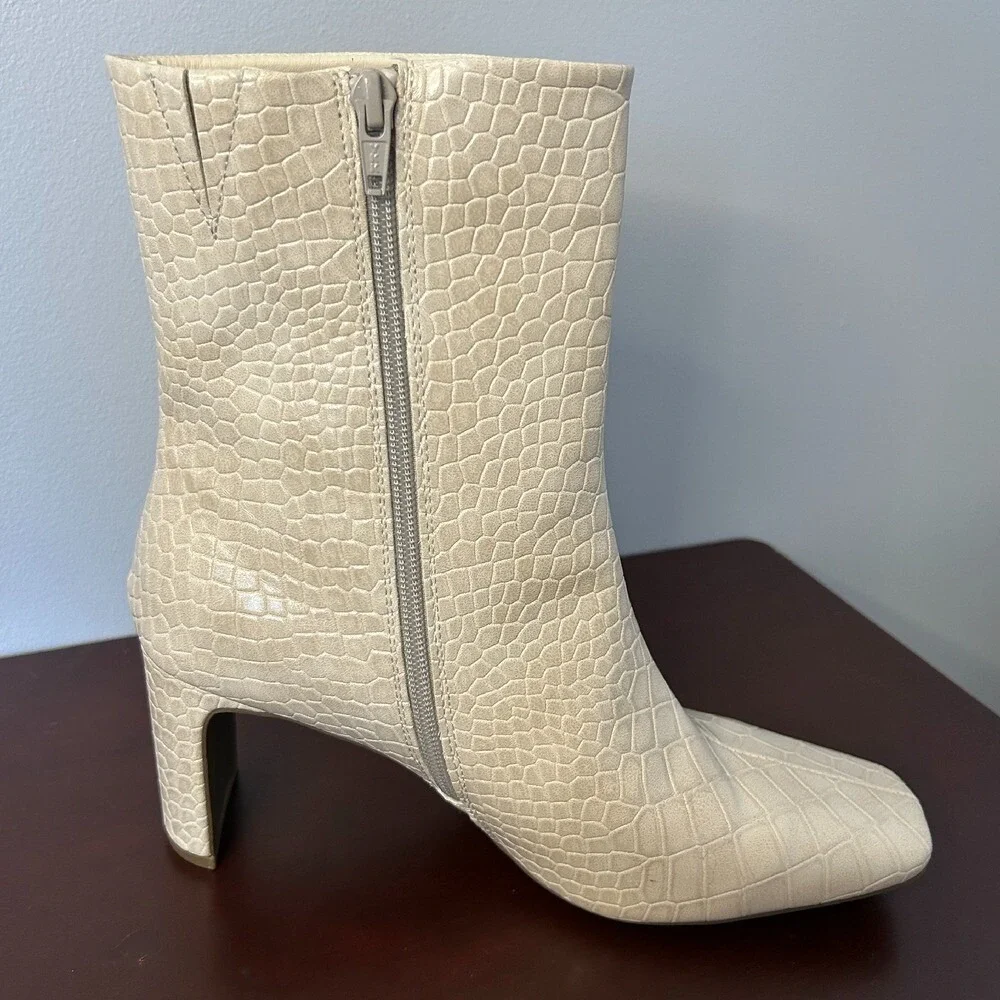 Seven Dials Nicole Cream Croc Embossed Square Toe Block Heel Boots 9M Minimalist